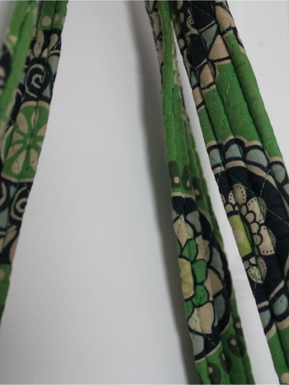 VERA BRADLEY Green Cupcakes retired print Large Toggle Tote Bag
